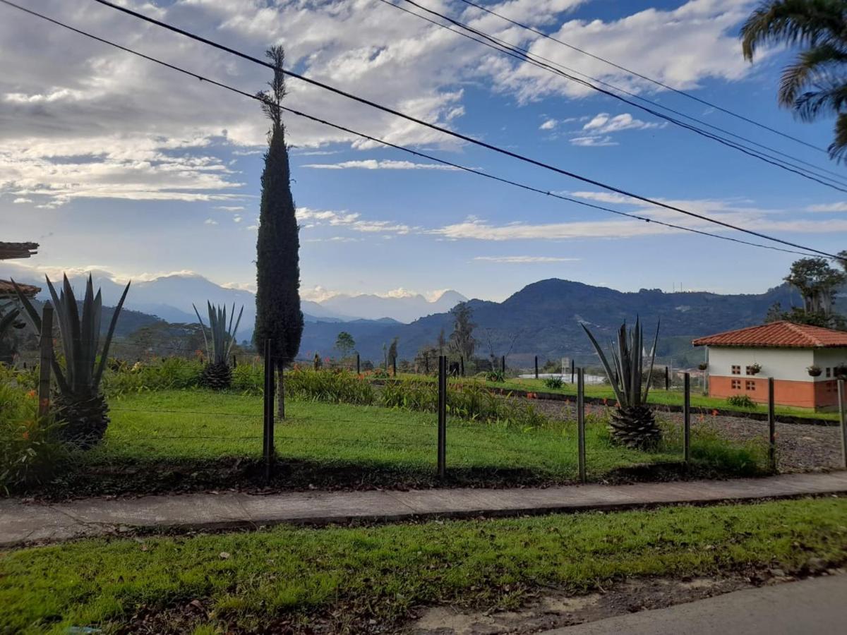 Hotel Vista Farallones 贾丁 外观 照片